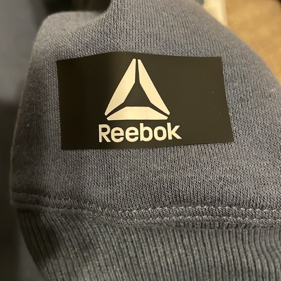 Reebok Women's Purpose Crew Neck Sweatshirt NWT  embroidered logo - Picture 8 of 8